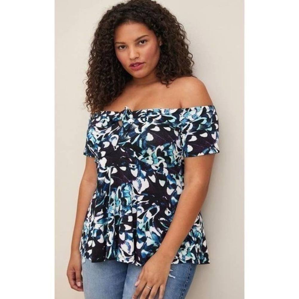 Torrid 5 (5X) Sexy Off Shoulder Mod Art Tie Front Rockabilly Pin Up Babydoll Top